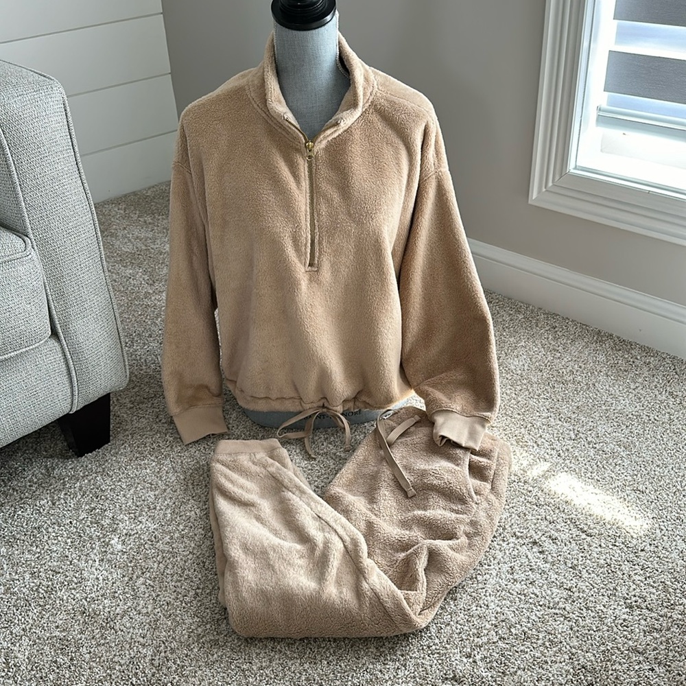 OLD NAVY Quarter-Zip with Sweatpants/Jogger